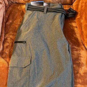 Men’s Iron Co. Stylish Gray Cargo Shorts with Belt